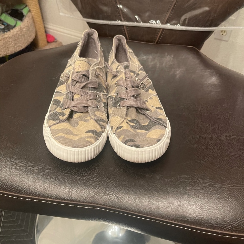 Blowfish Malibu Slip on